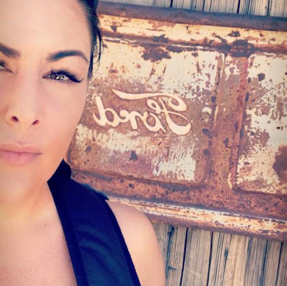 Meet your Posher, Lisa - Picture 1 of 1